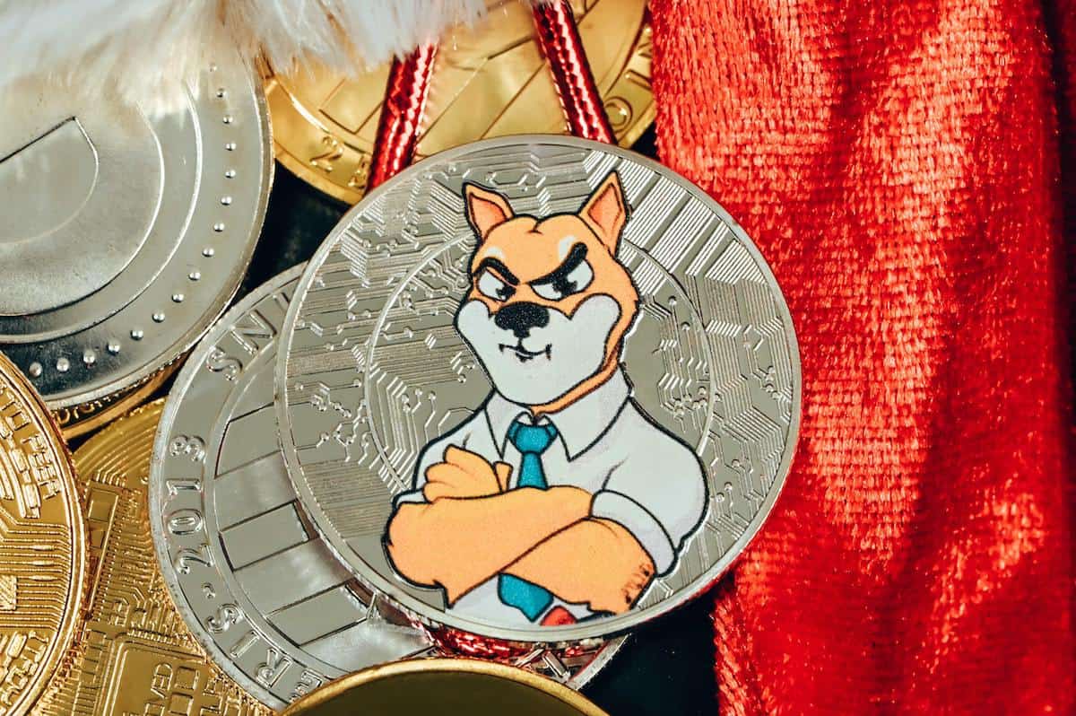Waarom dit bedrijf zijn SHIB munten dumpt en de oprichters van Shiba Inu wil aanklagen